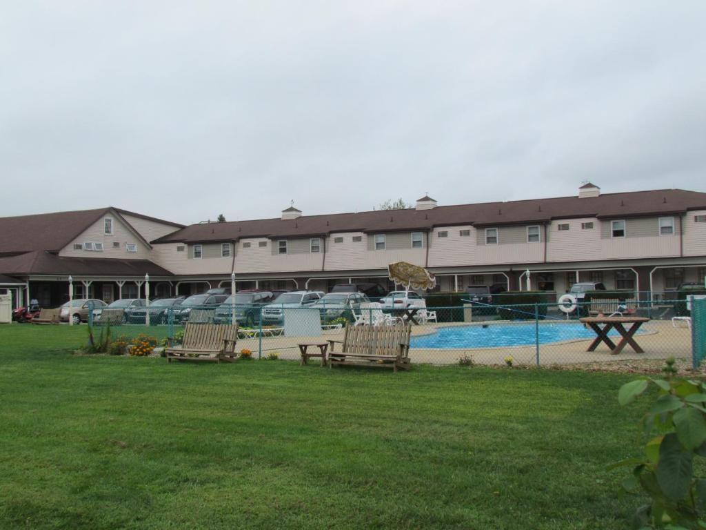 Cherry Lane Motor Inn Amish Country ร็องค์ส ภายนอก รูปภาพ