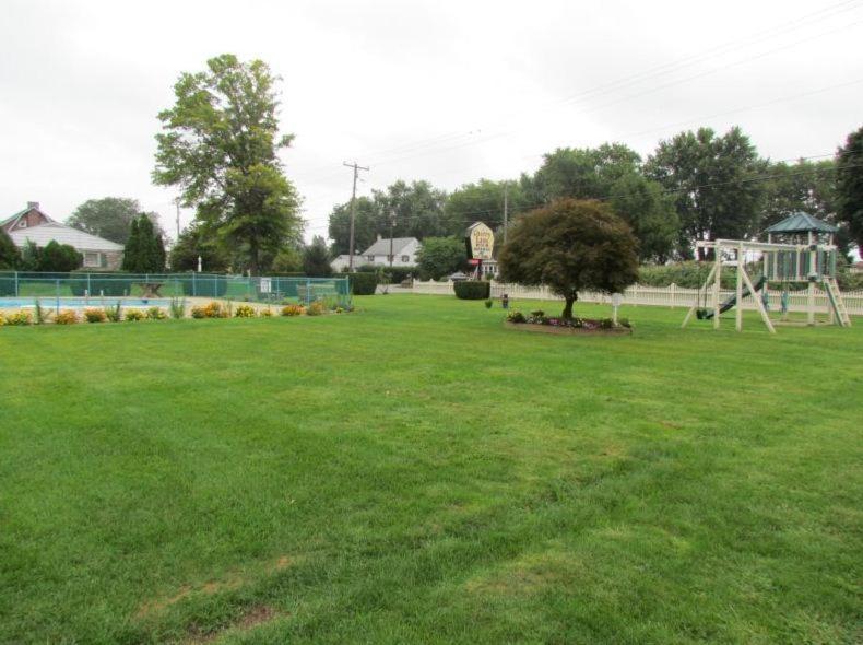 Cherry Lane Motor Inn Amish Country ร็องค์ส ภายนอก รูปภาพ